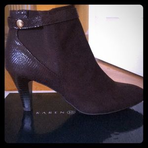 Karen Scott dark brown booties size 7.5 never worn